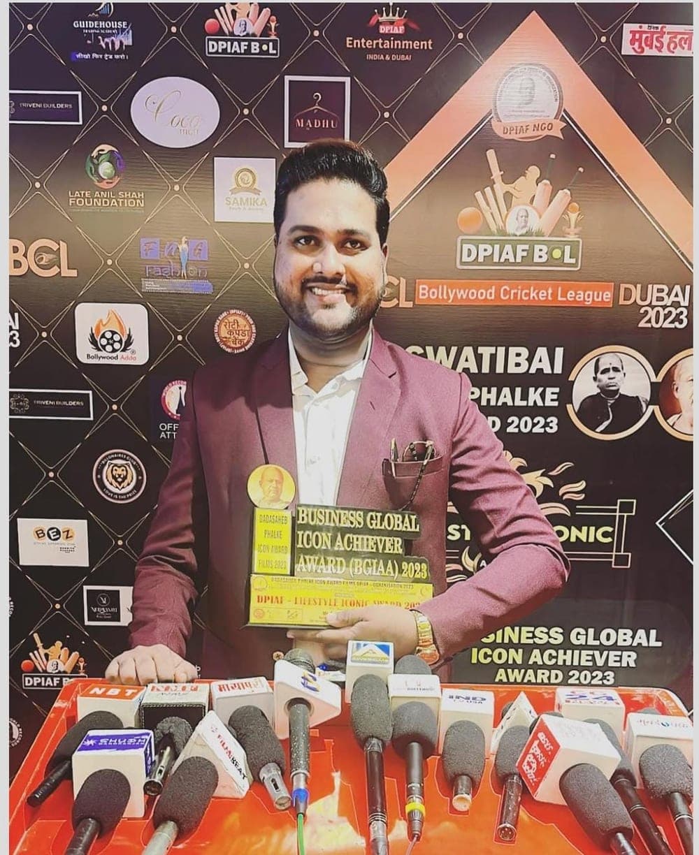 Receiving the Business Global Icon Achiever Award (BGIAA) 2023